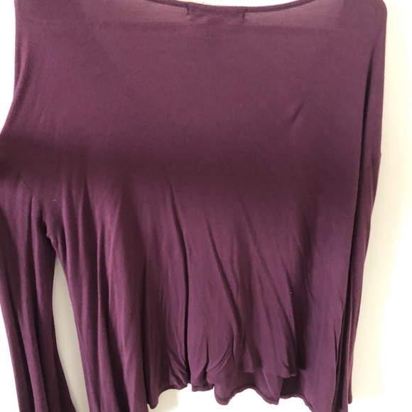 Burgundy long sleeved v-neck tee - Picture 4 of 4
